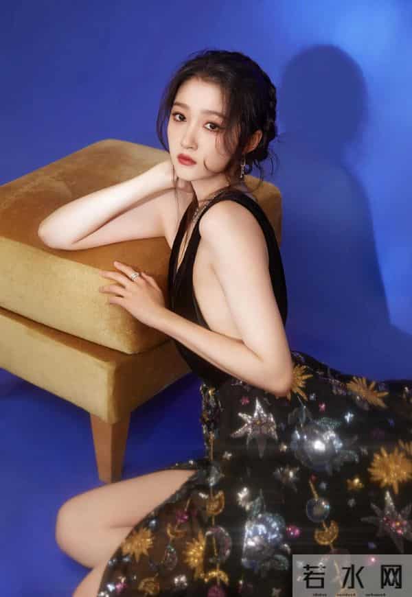 · 关晓彤:结婚不是必选项,把自己活明白才是