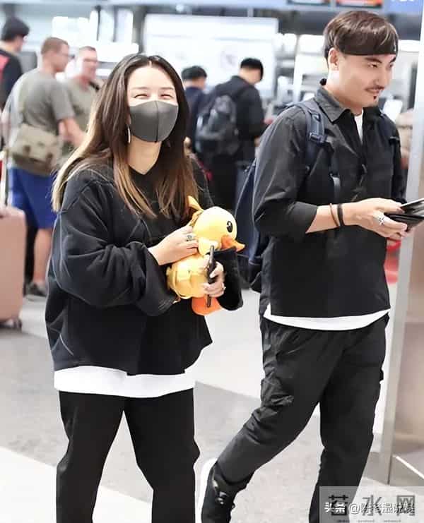 38岁何洁想不到，自己的二婚丈夫刁磊，已经开始为她“争光”了！