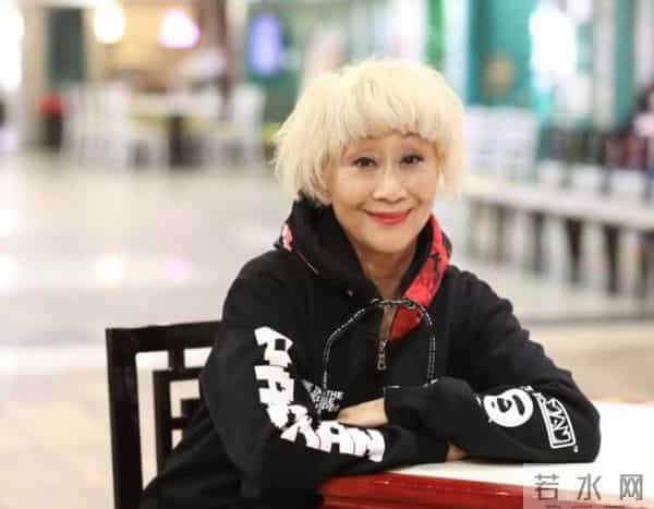 香港名媛陈曼娜:炒楼身价过亿,住2500呎豪宅,儿子成美国名医