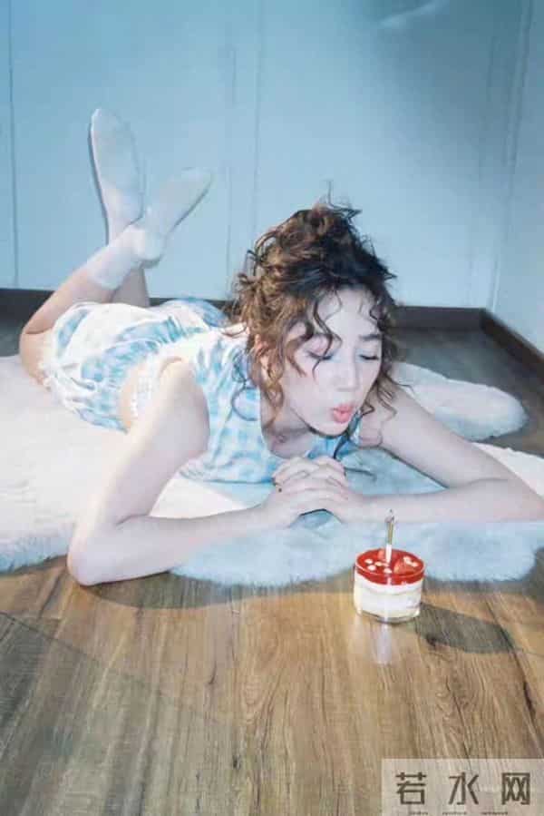 欧阳娣娣一身瑜伽服清纯唯美