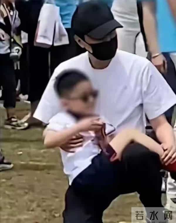 和景甜闪婚传闻仅2个月,冯绍峰再次官宣喜讯,赵丽颖也高攀不起