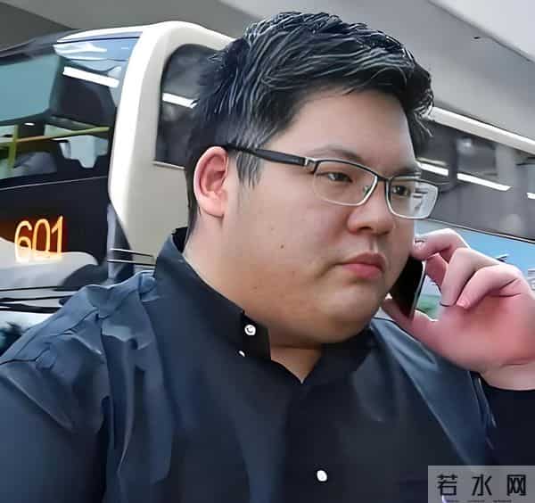 向太爆料：向佐曾经为弟弟向佑出头，打断了对方的手臂