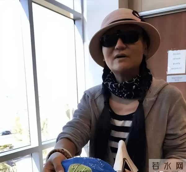 吃不饱、关禁闭，央视前才女国外过得生活苦，董卿想救她都难