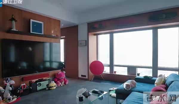 44岁阿娇在北京独居，住200平房子花700多点外卖，想要孩子有点难