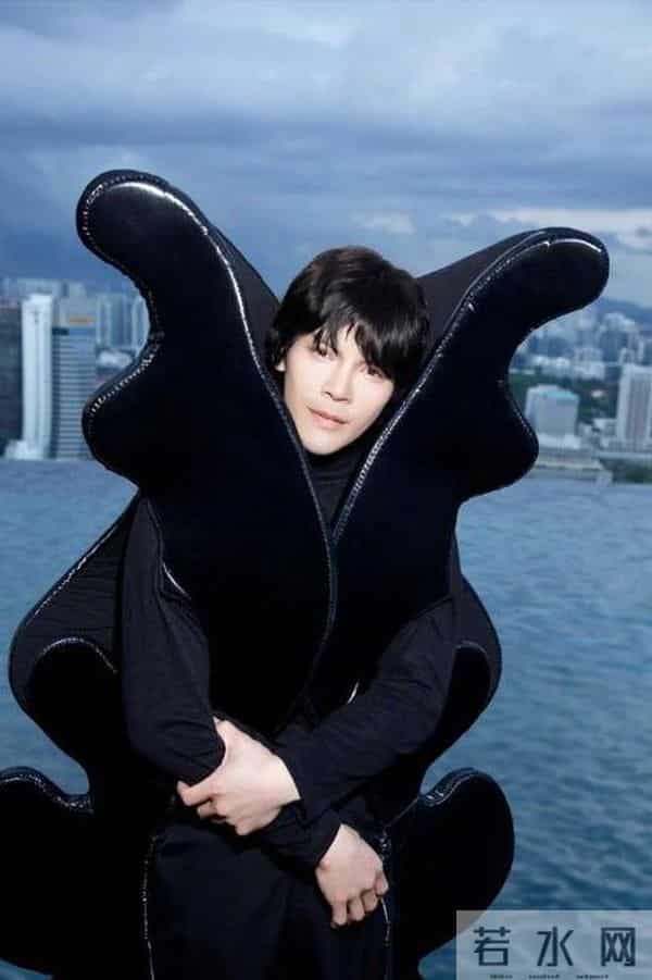 向太爆料：向佐曾经为弟弟向佑出头，打断了对方的手臂