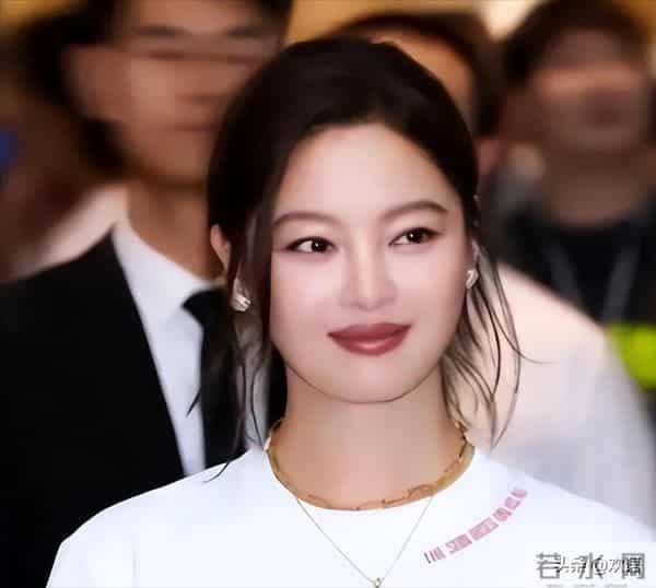 陪玩陪睡仅冰山一角!集体开P、舔手指、互撕,圈中内幕太荒唐