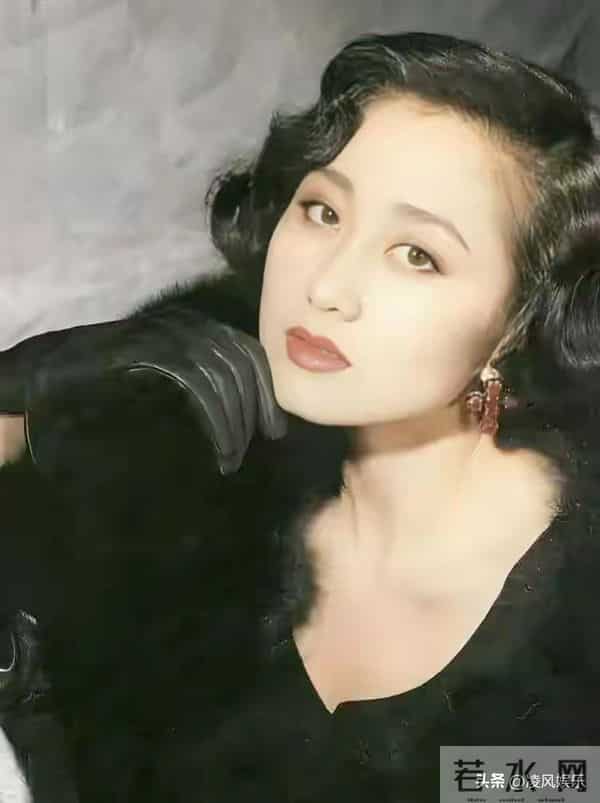 机关算尽太聪明?结婚26年后,一张照片暴露利智李连杰真实感情