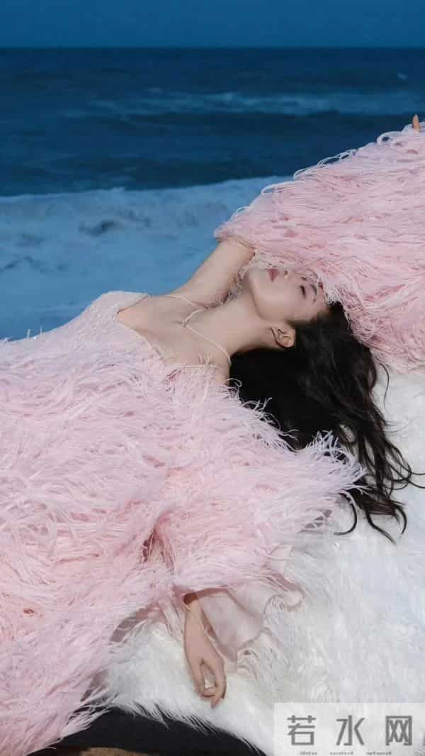 蔡文静 性感好身材 粉雾海海边粉色礼服大片 美到极致