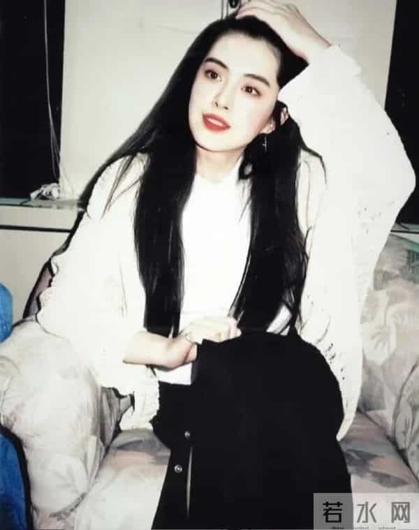 王祖贤晚节不保!被控诉压榨员工还烫伤顾客,套路太多口碑崩塌!