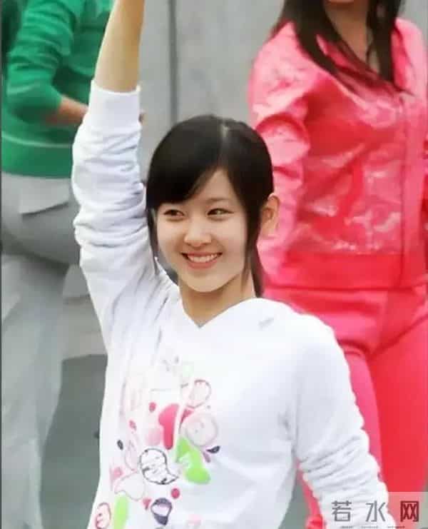 “婚变风波”仅10天，31岁章泽天又官宣喜讯，野心太大藏不住了！