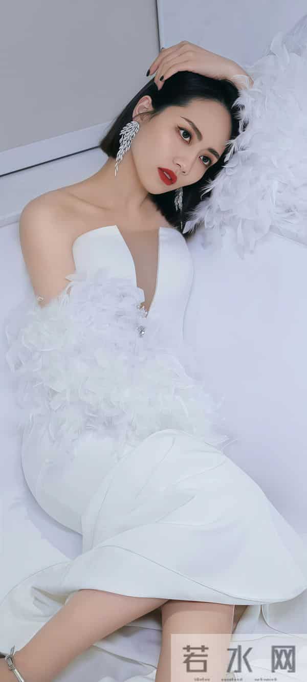 绝了！刘惜君写真杀疯了，御姐范碾压全场，网友：这姐藏得太深