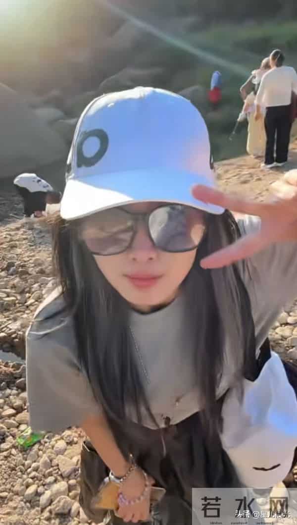 瑾汐大哥抖音介绍有变 不再艾特哈哈家族 两姐妹爬山 哈爸哈妈心情好