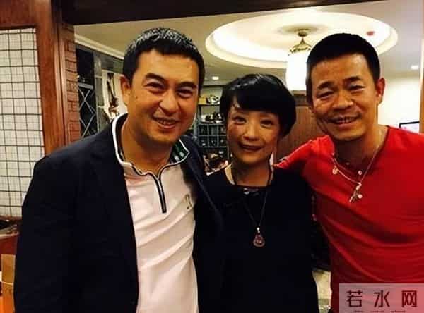 孙浩:26岁上春晚走红,得罪杨坤20年不说话,55岁至今未婚没孩子