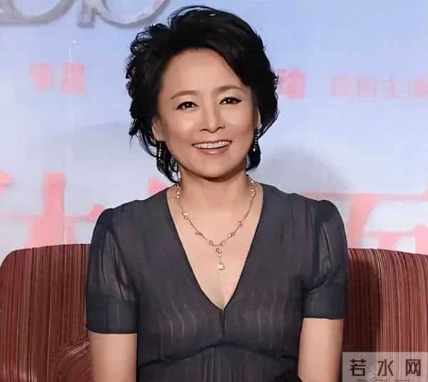 68岁张瑜近况:手握上亿资产,无儿无女一人独居,她在追求什么?