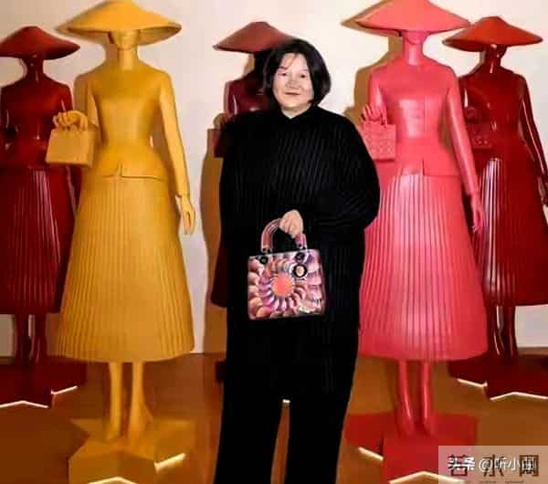 陈凯歌当年这么腼腆?洪晃爆料我跟他恋爱时,豆腐炖烂都不敢告白