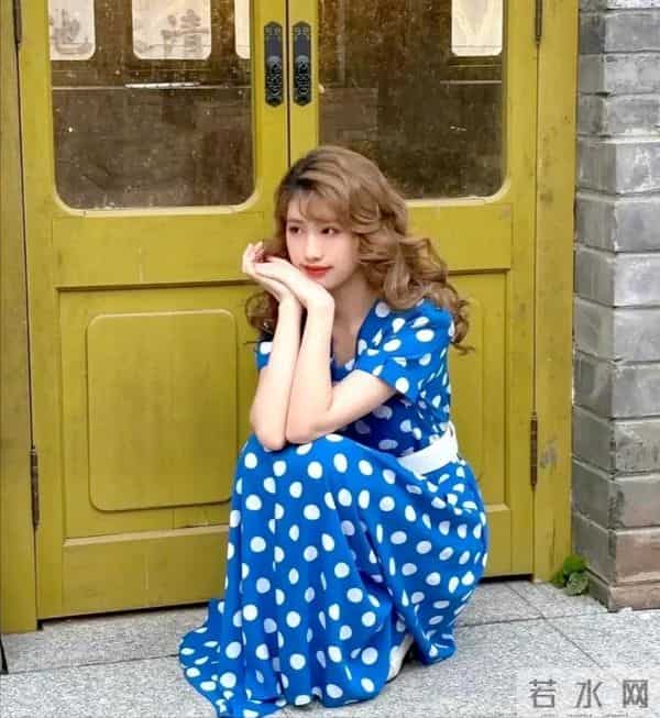 徐帆赴美参加养女徐朵的高中毕业典礼，徐朵蜕变惊艳全场！