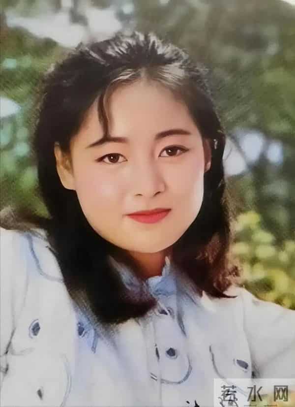 66岁张瑜惊人现状：无儿无女独居，前夫却儿孙满堂！