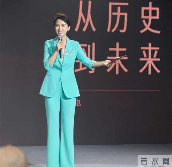 颜丹晨成电影红毯女王,红色泡泡裙惊艳全场,宋佳封后印小天蹭流