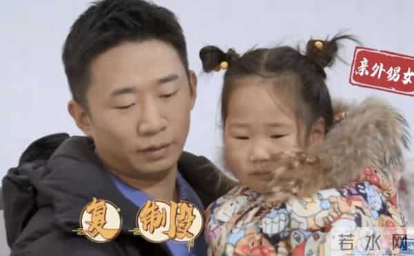 基因也偏心！这些明星和他们的兄弟姐妹，根本不像同一对爹妈生的