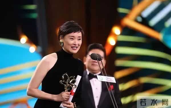 分手20年，一别两宽，吴越从不提陈建斌，如今才看懂她赢在哪