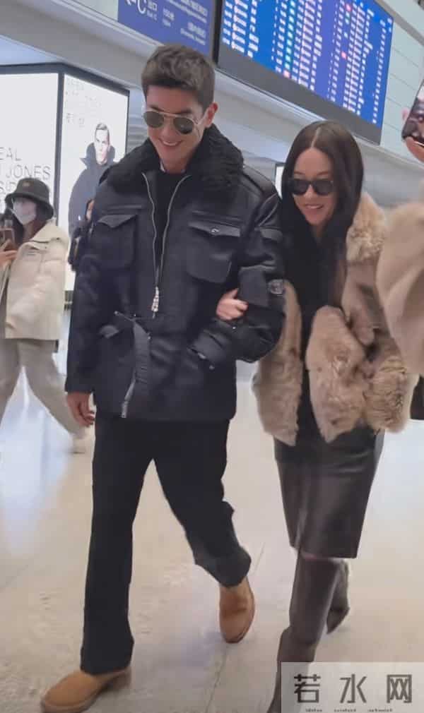 霍思燕皮草配皮靴机场挽着杜江,两人像走秀,气场全开!