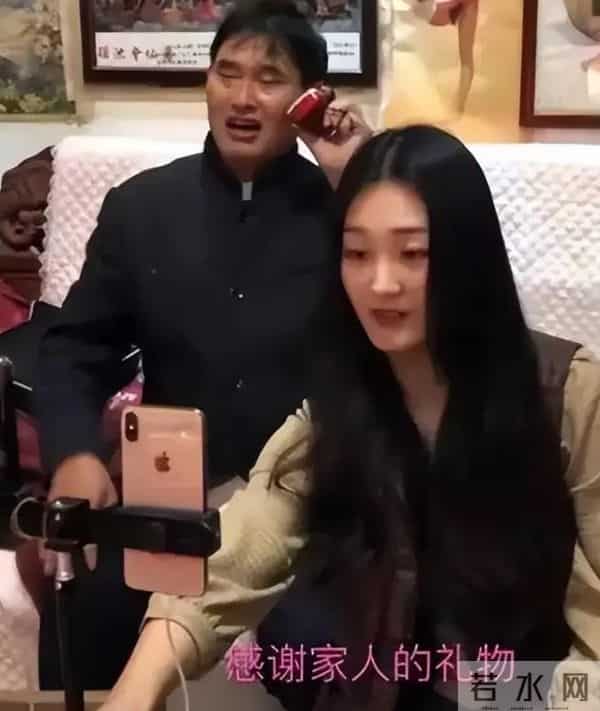 风水轮流转,接连传来喜讯的大衣哥,让前儿媳陈亚男悔得肠子都青了