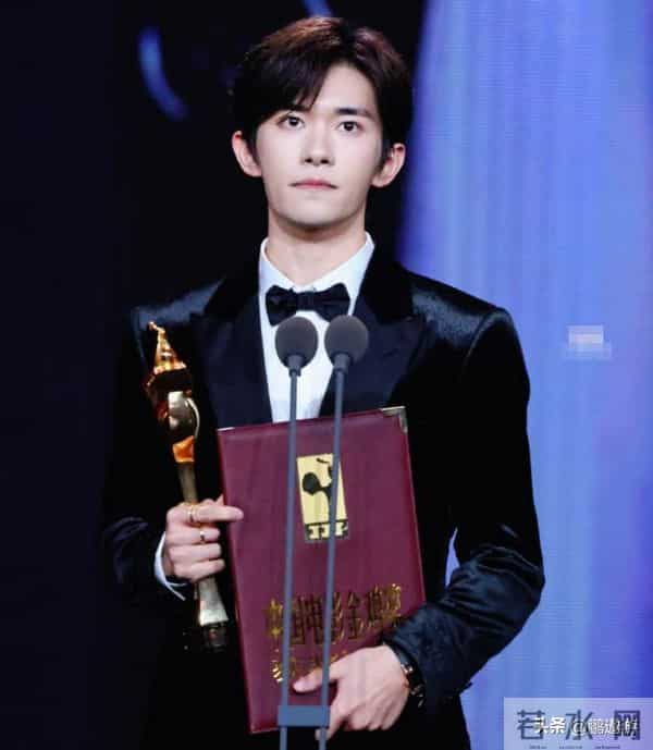 这一夜,金鸡奖成“照妖镜”姚晨脸肿,易烊千玺歪嘴,宋佳脸油