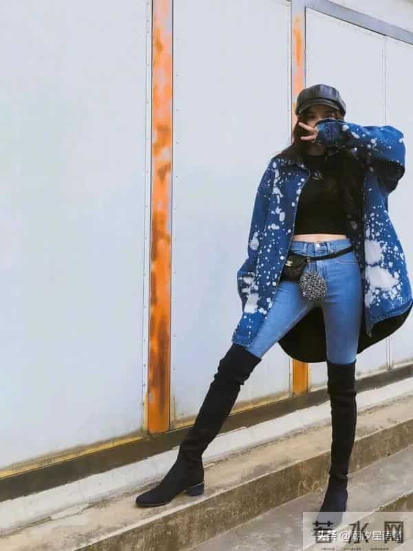 杨幂这波牛仔裤穿搭，把“日常辣妹”焊在身上了