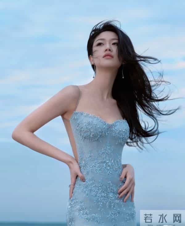 向涵之 吊带低胸裙