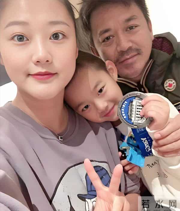 54岁王学兵:多年没戏拍,老得活像60多岁