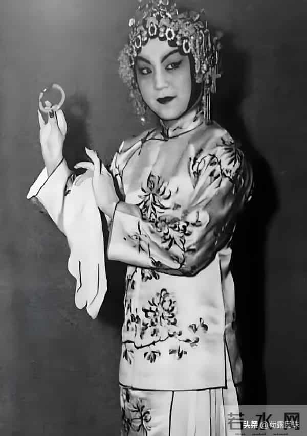 氍毹丹心照宝岛——顾正秋的京剧人生