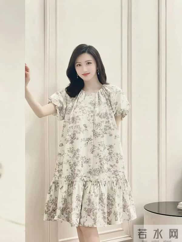 景甜尝试温柔碎花连衣裙，好温柔淑女啊