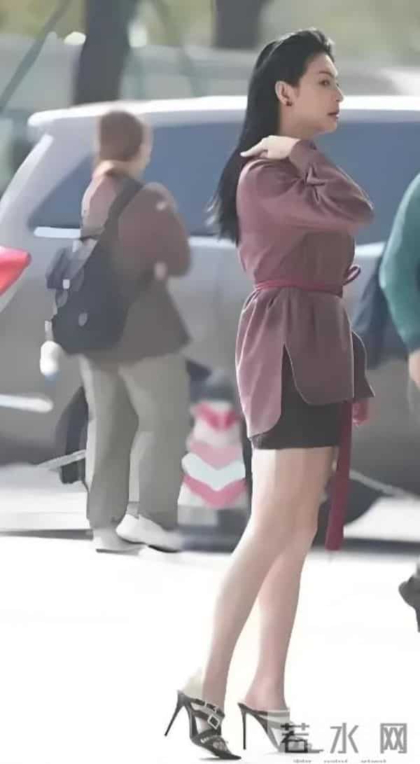 怪不得宁静说张雨绮她全身散发着肉香！现实中遇见，真的很有魅力