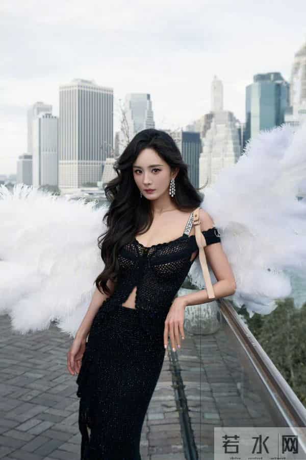 杨幂纯白翅膀，魅魔降临