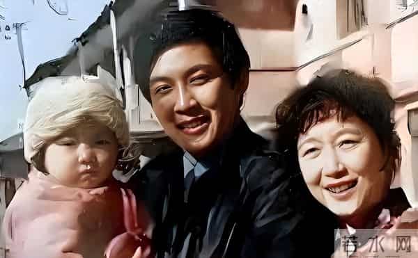 母亲除夕夜抛下她，父亲唐国强闪婚不养她，如今42岁唐莉活成这样