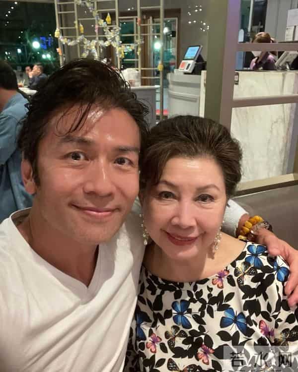 85岁前TVB女星的丈夫在家中离世,因工作未能见最后一面非常遗憾