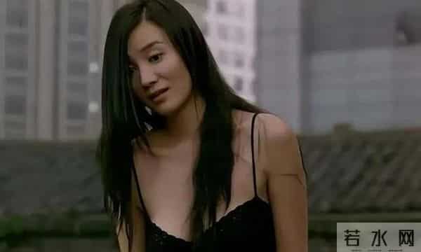 与名导同居多年绯闻缠身的宋佳，45岁再破天花板