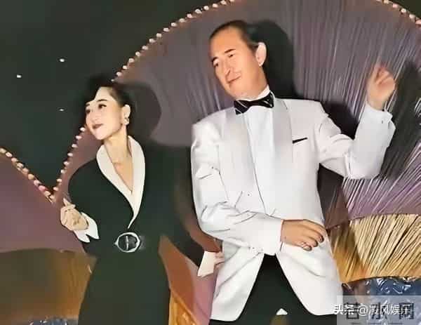 机关算尽太聪明?结婚26年后,一张照片暴露利智李连杰真实感情