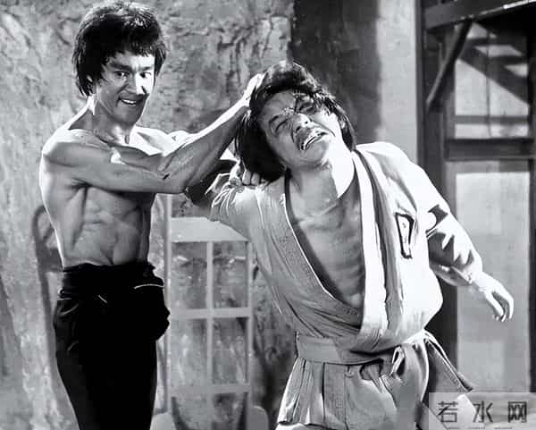 71岁成龙去世？病床照曝光？真相来了