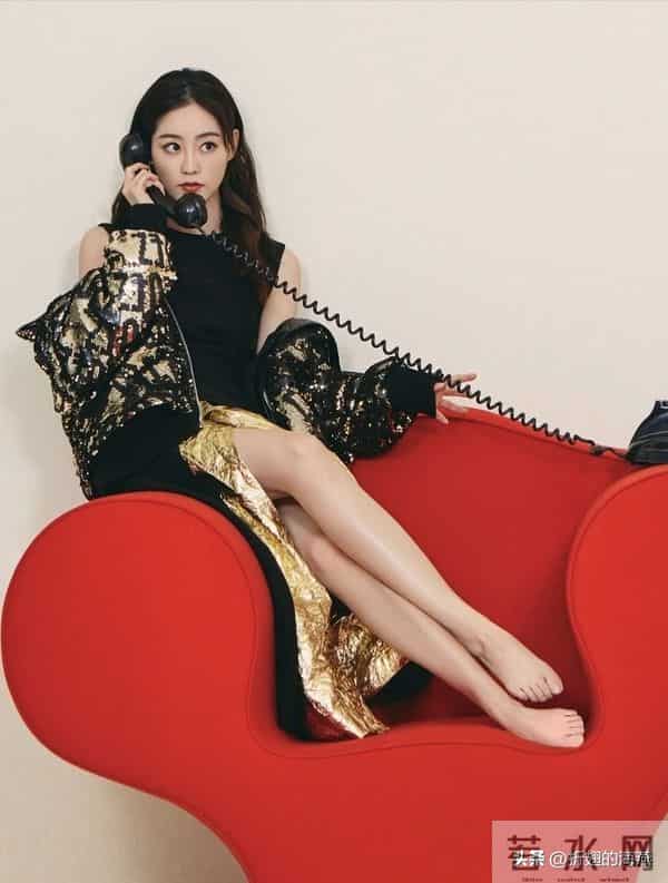 祝绪丹穿搭写真精选：一组好看的美腿光脚丫美图集。