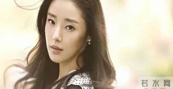 曾被张艺谋力捧,火后与富豪卷款61亿逃亡国外,现在的她过得如何