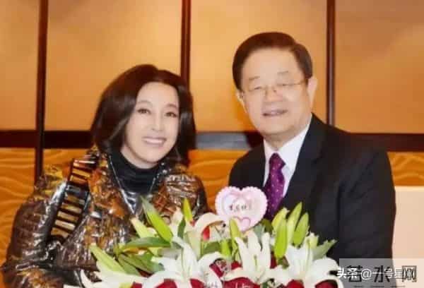 钱再多有什么用？75岁的"风流妖精"刘晓庆，给中老年人敲响"警钟"