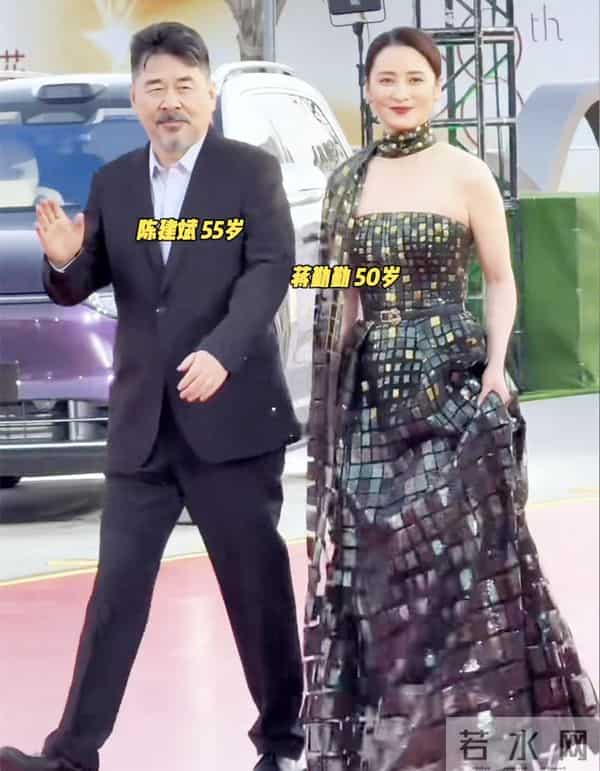 颜丹晨成电影红毯女王,红色泡泡裙惊艳全场,宋佳封后印小天蹭流