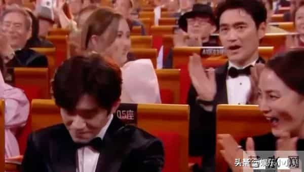 看易烊千玺获奖，其他演员的反应就知道什么叫众望所归，满是欣赏