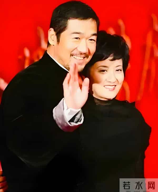 有一种“算计”叫邓婕!终于明白为何不生育也要嫁给二婚的张国立