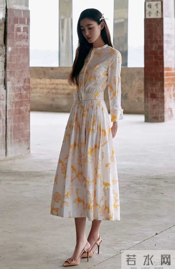 “素颜女神”王丽坤 身材高挑天生冷白皮,40岁看起来和20岁时一样