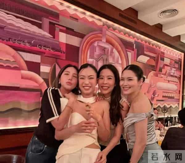 霍启仁举办婚礼妻子似有孕!大嫂郭晶晶前去帮忙,霍震霆再当爷爷