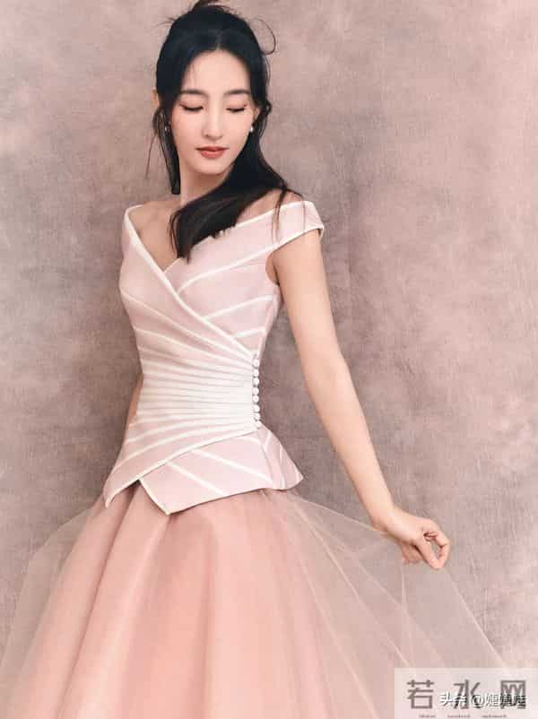 “素颜女神”王丽坤 身材高挑天生冷白皮,40岁看起来和20岁时一样