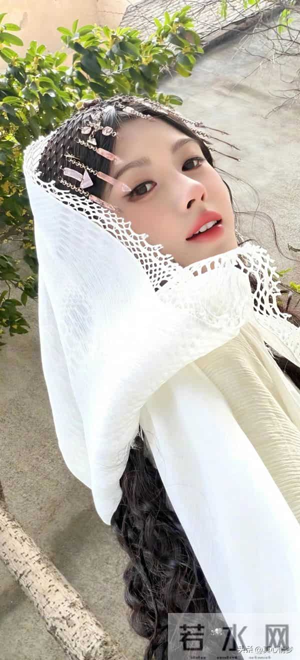 精选明星壁纸（516）鞠婧祎