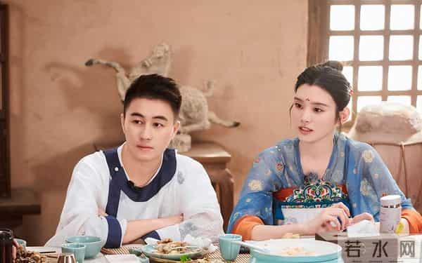 奚梦瑶晒女儿，女儿背香奈儿像洋娃娃，奚梦瑶才是绝处逢生的强者